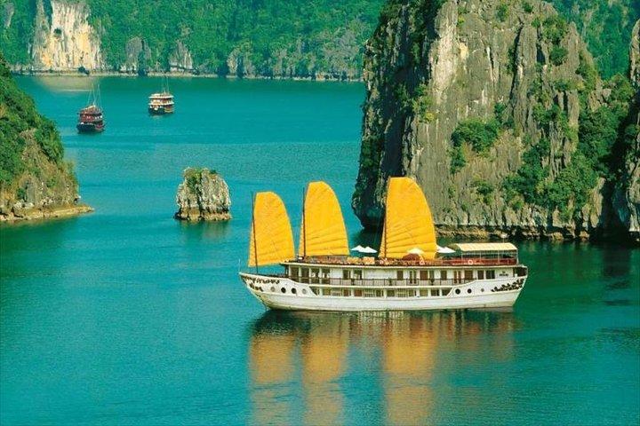 Fantastic 2 Day Halong Bay Tour on 4 Star Boutique Cruise