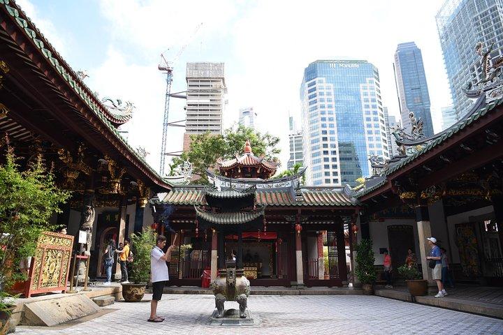 Private Singapore Walking Tour: City Highlights & Hidden Gems