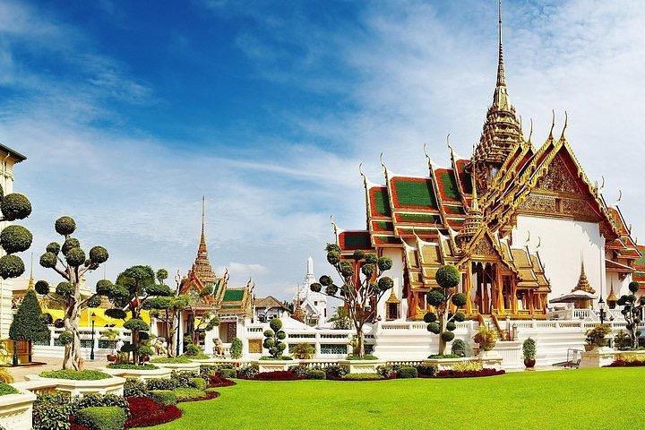 Bangkok City Landmark Tour: Grand Palace & Three Iconic Temples