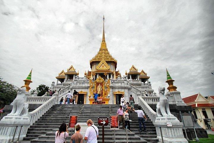 Bangkok City and Temple Tours with Gems Gallery