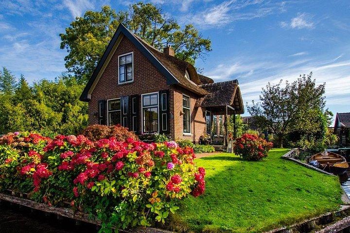 Giethoorn Private Tour & Boat Trip From Amsterdam