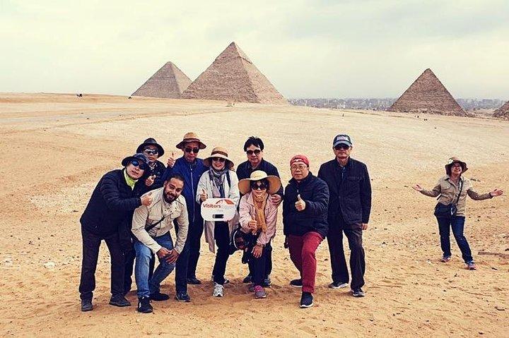 Giza Pyramids & Sphinx Private Day Tour