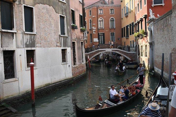 Small Group Venice Street Food & Sightseeing Tour with a Local