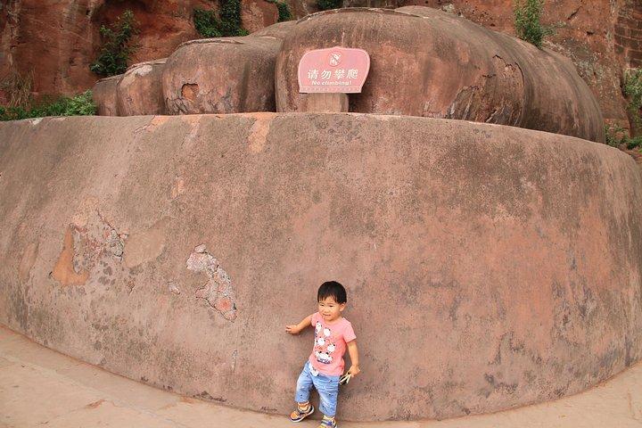 2-Days Chengdu tour with the Panda Base,Renmin Park,Jinli street & Leshan Buddha