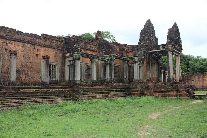 Adventure to Preah Vihear, Koh Ker & Beng Mealea temple