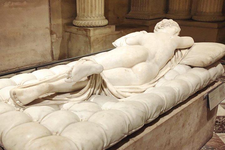 Secrets & Scandals of the Louvre - Limited to 6 Guests