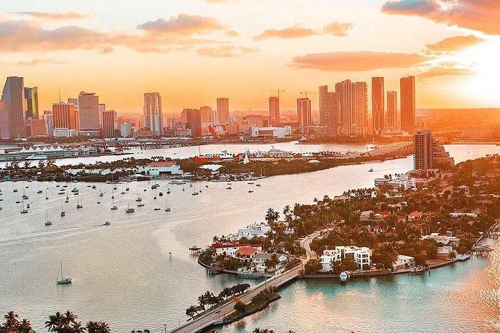 Miami Beach: Private Romantic Luxury Airplane Tour With Champagne