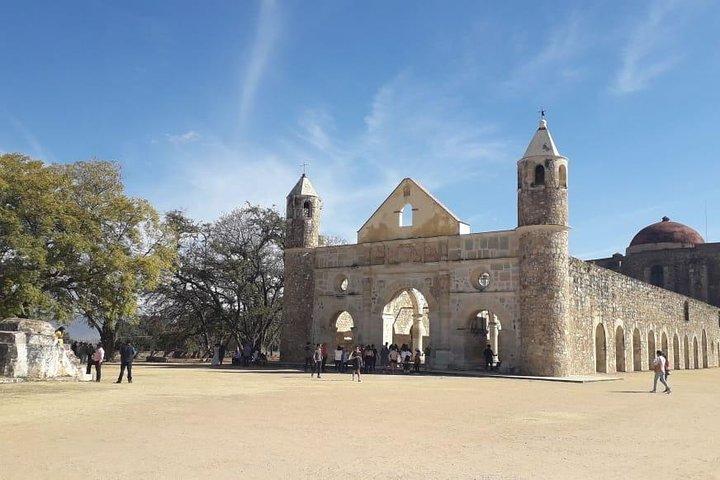 Combo two-day tours, Hierve el Agua Full day and Monte Alban full day