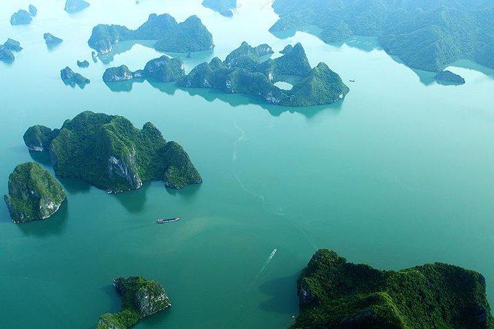 5 Days package including Hanoi, Halong onboard and Sapa with Fansipan Mt. cable