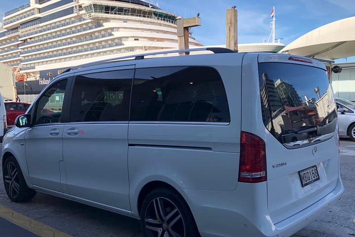 Auckland Airport to Hotel or Cruise Wharf - Private Transfers