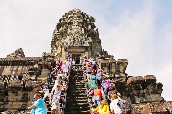 Angkor Wat Sunrise Small-Group Tour From Siem Reap - Free Hotel Pickup