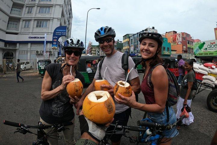 Streetfood Cycling Tour from Colombo