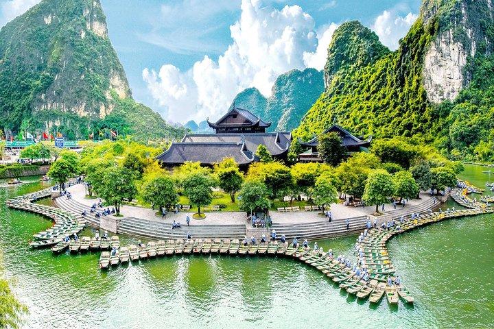 Ninh Binh Deluxe Day Tour : Hoa Lu Trang An Boating Mua Cave