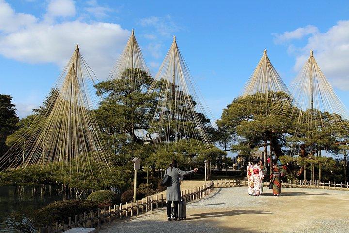 Kanazawa Private Tour with a Local – Highlights & Hidden Gems