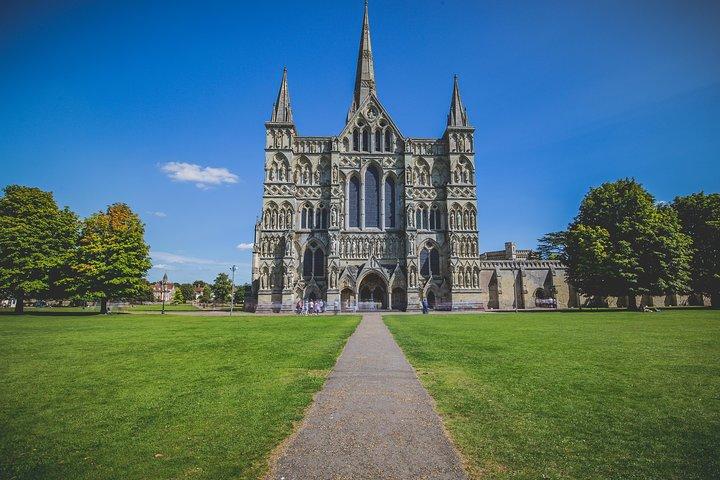 Winchester, Stonehenge & Salisbury Independent Full Day Private Tour