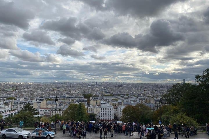 Montmartre Semi Private Tour: from Moulin Rouge, to Sacré-Cœur