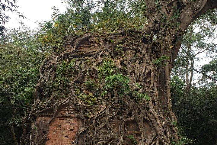Sambor Prei Kuk Off Beaten Track