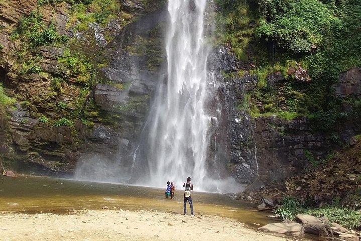 Explore Aburi Botanical Gardens, WaterFalls And Cocoa Farm Tour.