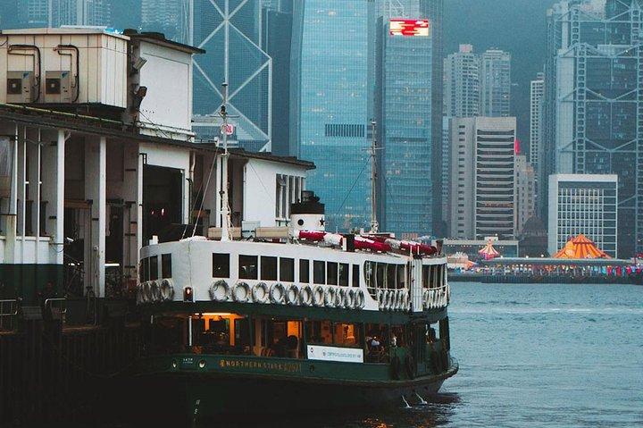 Hong Kong Layover Private 6-Hour Tour by Public Transport