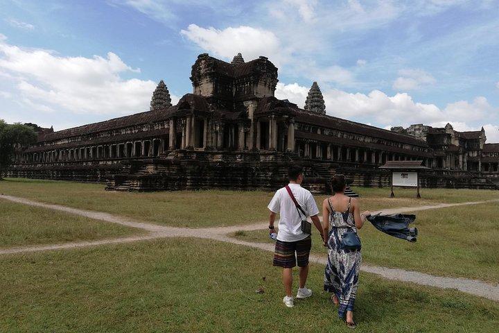Angkor Wat Bayon and Ta Prohm with a short walk to ancient city