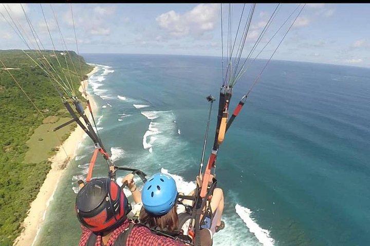 Paragliding Bali at Uluwatu Cliff with Photos/Videos