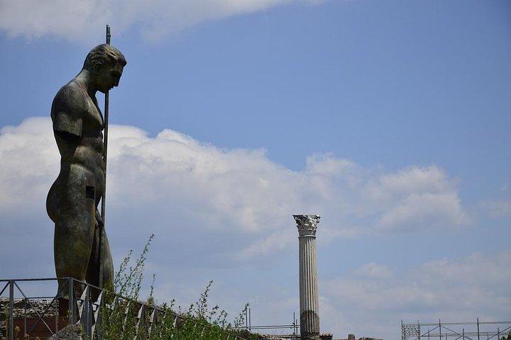 POMPEI IN & OUT - 3 hours relaxed private tour