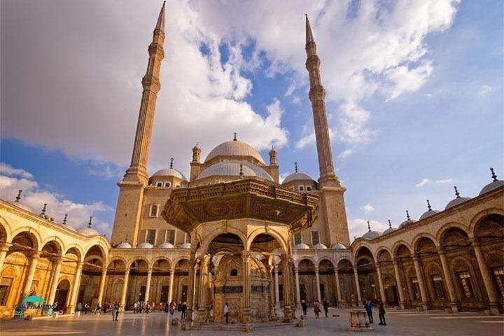 Tour to Museum, Citadel,Coptic Cairo & dinner Nile Cruise