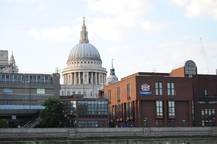 3 hours private walking tour of London