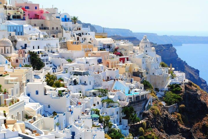 5-Day Greece Group Tour - Delphi, Meteora, Mykonos & Santorini