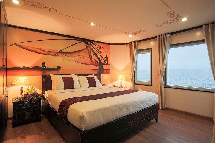 Bai Tu Long Bay Luxury Cruise 2D/1N: Visit Bai Tu Long bay & pristine places