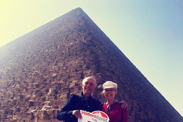 Private Day Tour to Giza Pyramids and Sphinx