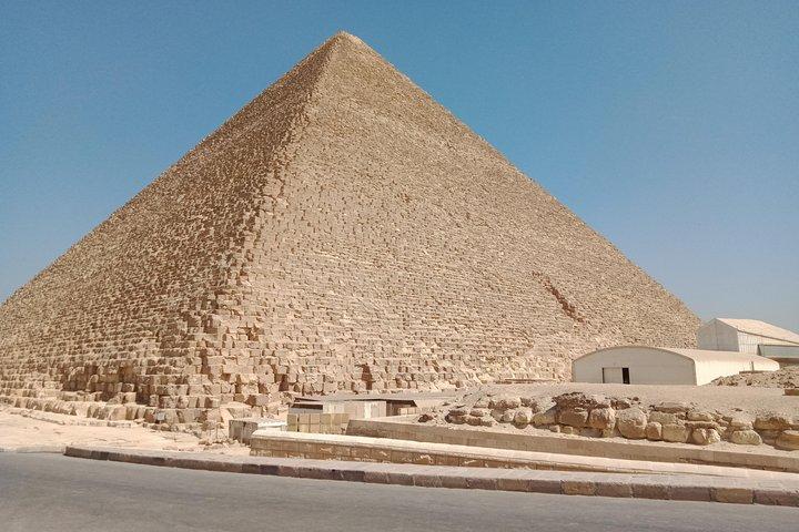 Giza Pyramids, Valley Temple and Sphinx Private Tour