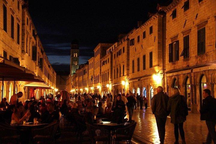 Guided Tour to discover Dubrovnik's Old Town, by day or night