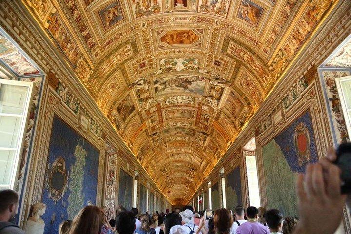 Early Morning Vatican Museums and Sistine Chapel semiprivate tour
