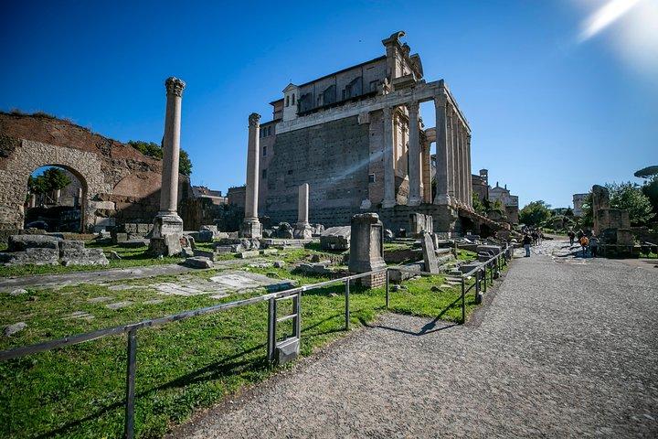 Private Tour of Colosseum & Ancient Rome Wonders