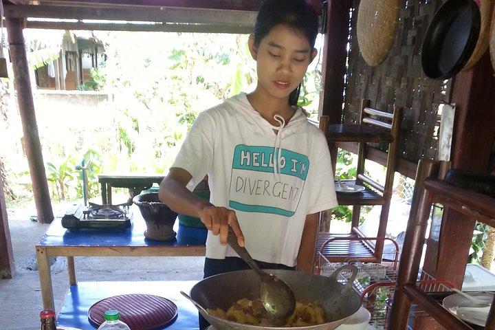 Cooking Myanmar Food and Explore Dala