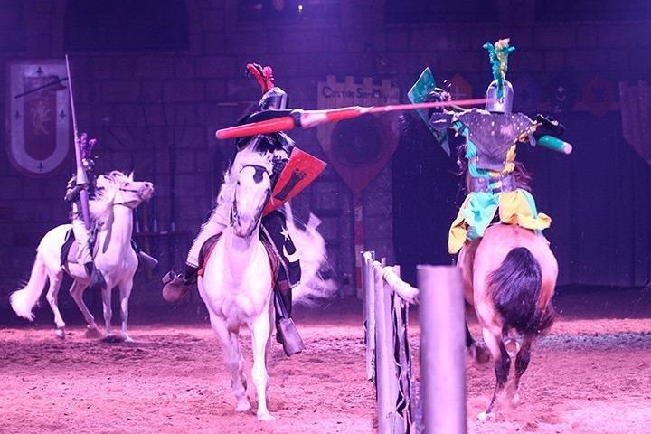 Medieval Show and Dinner at Castillo San Miguel with Transfer