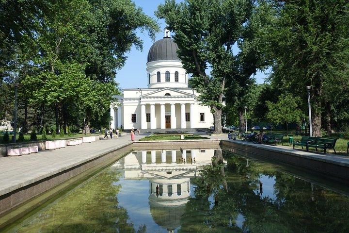 Milestii Mici winery - City Tour of Chisinau