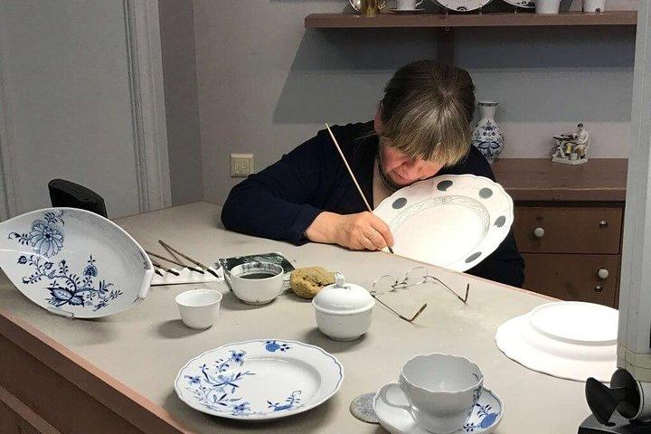 Private transfer from Prague to Berlin with Meissen Porcelain Manufactory stop