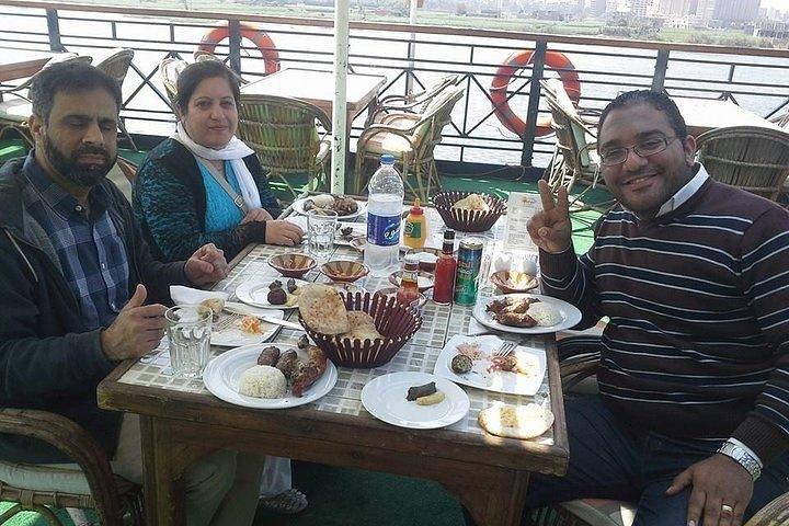 Night Dinner Nile cruise with belly dancer and folklore show