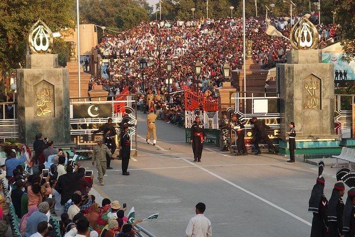 Golden Temple & Wagah Border - A 3 Day Excursion To Amritsar From Delhi By Train