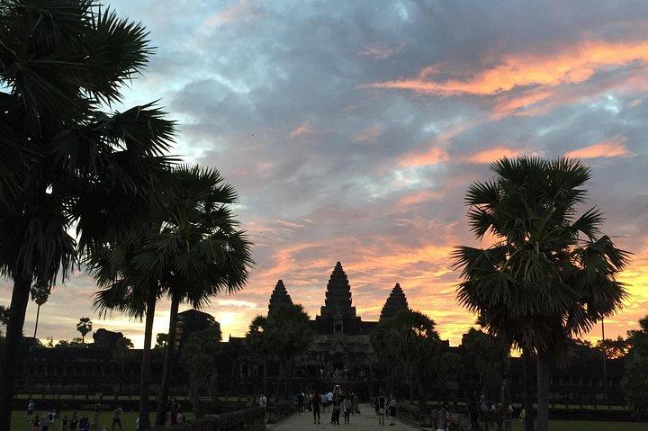 Sunrise At Angkor Wat and Beng Mealea Off Beaten Track