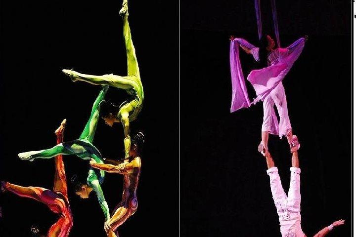 4-Hours Acrobatic Show and Evening Walk The Bund in Shanghai