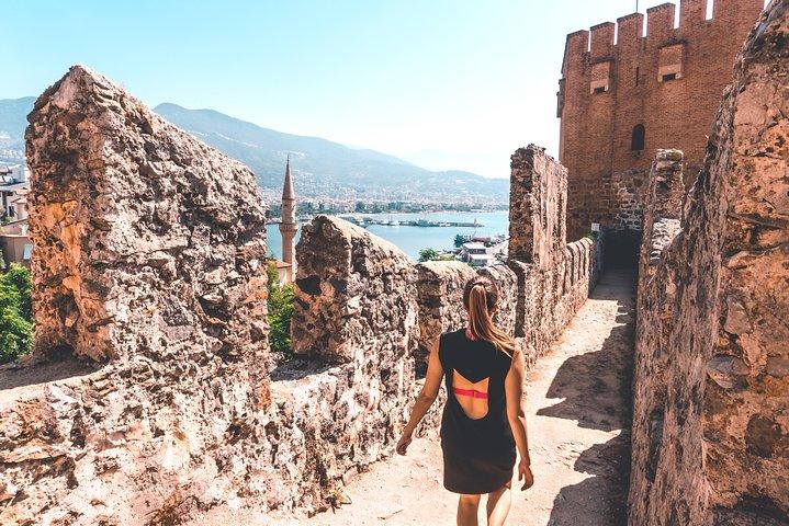 Alanya Tour with Cable Car, Boat Trip and Lunch at Dimcay
