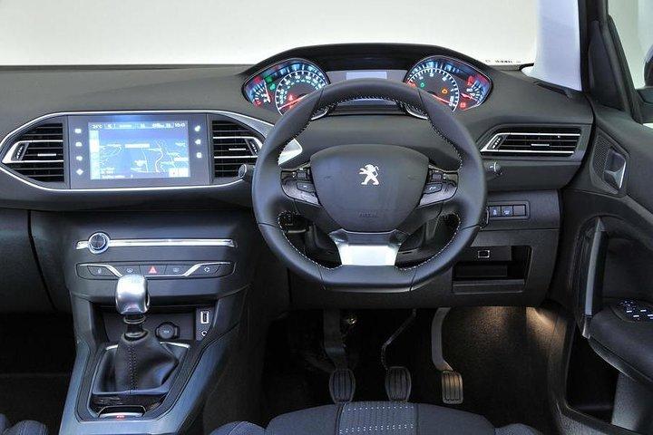 Private Malta Airport Cab to Sliema/St Julians/Gzira or Valletta