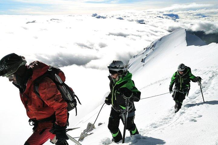 Huayna potosi 6088m. 3 day Climb