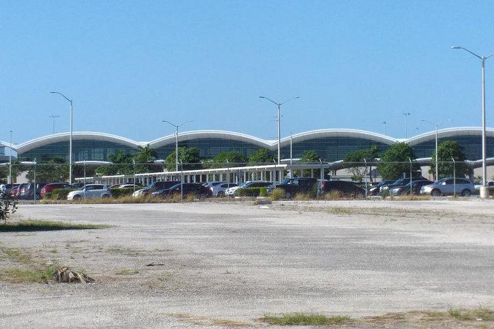 Airport to Atlantis Private Transportation service and Paradise Island Hotels