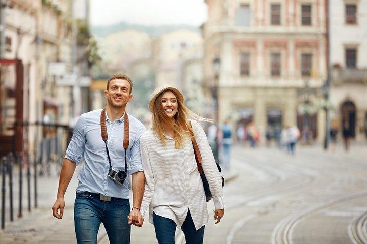 Budapest to Prague Private transfer with 2 hour sightseeing stop