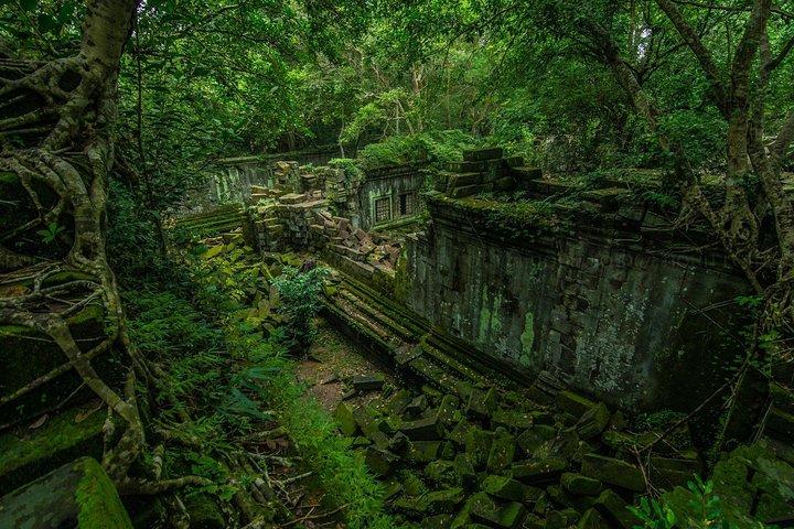 Full-Day Beng Mealea, Kbal Spean & Banteay Srei Private Tour