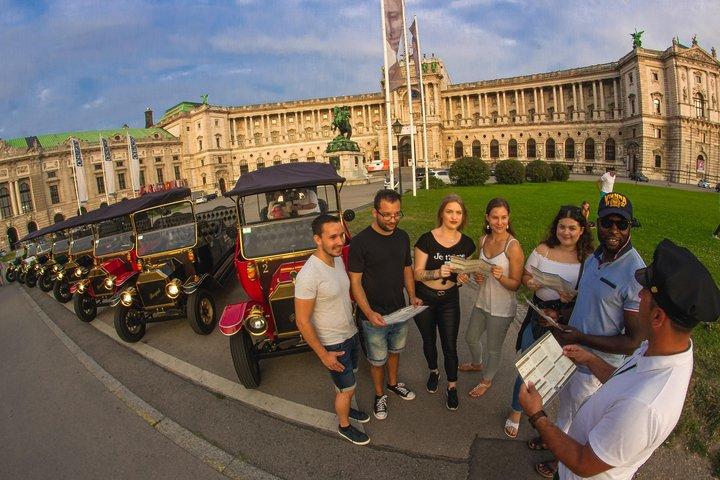Vienna Oldtimer Tour (60 min) Incl. bottle of Prosecco